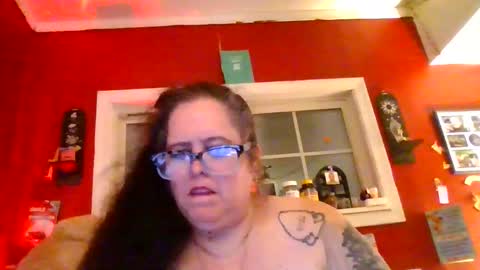 Snapshot of gothickmaiden chatting on June 8, 2:45 am GothickMaiden online show from June 8, 2:45 am