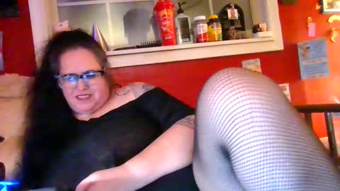 Snapshot of gothickmaiden chatting on June 11, 2:53 am GothickMaiden online show from June 11, 2:53 am