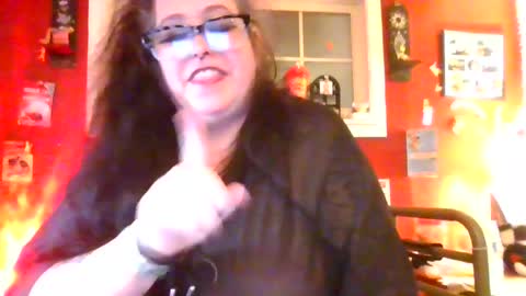 Snapshot of gothickmaiden chatting on June 19, 2:49 am GothickMaiden online show from June 19, 2:49 am