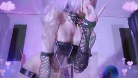        online show from November 4, 9:19 am