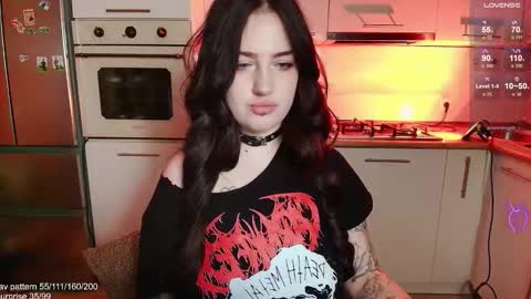 Snapshot of gothkittys chatting on October 12, 11:42 am traumfrau Kira angel face devil eyes I SELL A LOT VIDEO IN GALLERY online show from October 12, 11:42 am