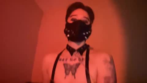 Snapshot of gothtransboy chatting on October 6, 1:36 am gothtransboy online show from October 6, 1:36 am