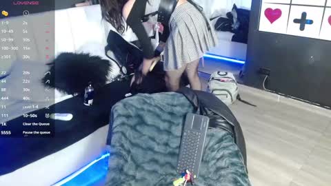 Snapshot of gotthic_met chatting on November 15, 4:43 am Meredith Alessandra online show from November 15, 4:43 am