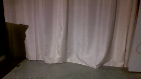 goura2000 online show from December 1, 9:15 pm