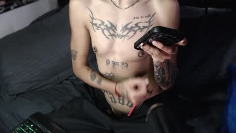 Snapshot of gowtherrrr_ chatting on March 31, 3:01 pm Manolo modelo independiente online show from March 31, 3:01 pm
