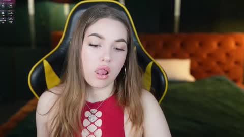 Snapshot of grace054 chatting on February 27, 11:27 pm Grace online show from February 27, 11:27 pm