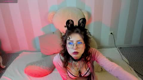 Snapshot of grace_blush chatting on November 22, 9:03 pm Grace online show from November 22, 9:03 pm