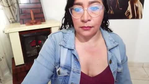 Snapshot of grace_mature_milf chatting on November 17, 11:27 am grace_mature_milf online show from November 17, 11:27 am
