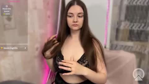 Snapshot of gracebrownnn chatting on May 6, 10:04 pm Grace Brown online show from May 6, 10:04 pm