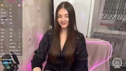 Snapshot of gracebrownnn chatting on June 6, 10:14 pm Grace Brown online show from June 6, 10:14 pm