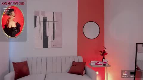 Zuly online show from December 19, 9:11 pm