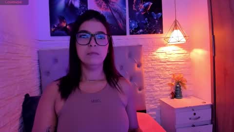 Snapshot of graceymilf999 chatting on March 6, 12:30 pm Gracey Milf online show from March 6, 12:30 pm