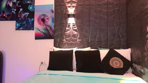 Snapshot of graceymilf999 chatting on October 22, 11:32 am Gracey Milf online show from October 22, 11:32 am