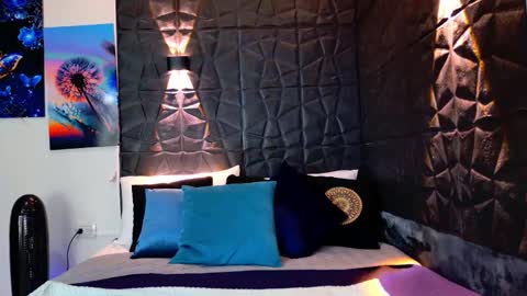 Snapshot of graceymilf999 chatting on November 7, 11:32 am Gracey Milf online show from November 7, 11:32 am