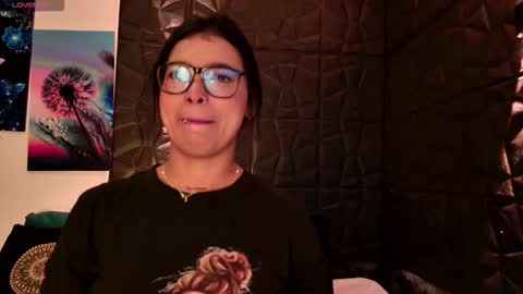 Snapshot of graceymilf999 chatting on November 25, 11:32 am Gracey Milf online show from November 25, 11:32 am