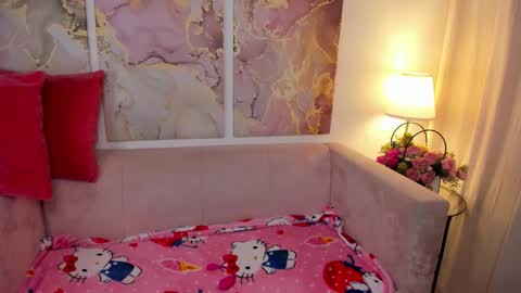 Snapshot of gracieave chatting on November 10, 1:48 am gracieave online show from November 10, 1:48 am