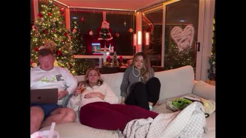 Snapshot of graciemae_baexx chatting on December 18, 1:48 am Gracie Mae online show from December 18, 1:48 am