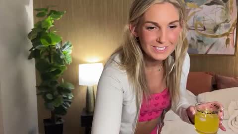 Gracie Mae online show from December 31, 10:23 pm