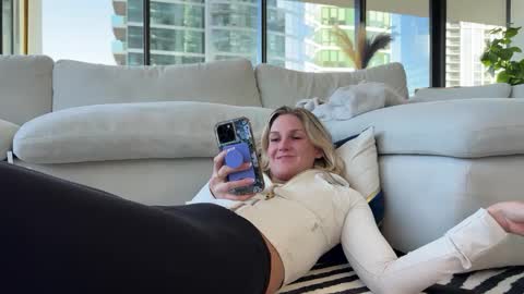 Snapshot of graciemae_baexx chatting on March 1, 8:53 pm Gracie Mae online show from March 1, 8:53 pm