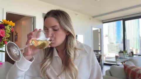 Snapshot of graciemae_baexx chatting on October 12, 6:18 pm Gracie Mae online show from October 12, 6:18 pm