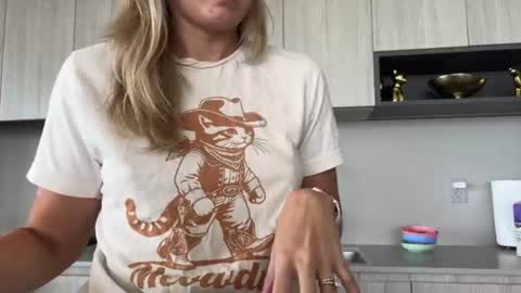 Snapshot of graciemae_baexx chatting on July 28, 5:45 pm Gracie Mae online show from July 28, 5:45 pm