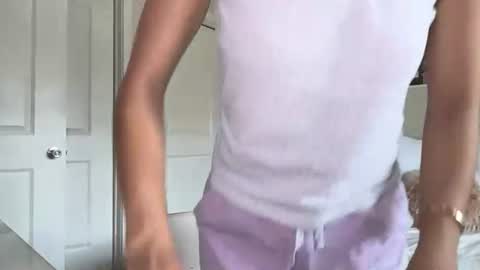 Snapshot of graciesmith27 chatting on June 23, 7:12 pm Gracie Smith online show from June 23, 7:12 pm