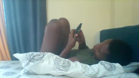 Snapshot of grannylover_ chatting on February 1, 7:15 am grannylover_ online show from February 1, 7:15 am