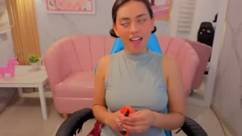 Snapshot of grecia_soler_a chatting on July 9, 1:04 pm Grecia online show from July 9, 1:04 pm