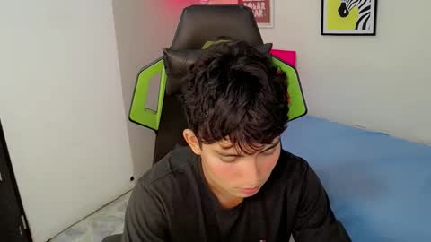 Snapshot of green_xox chatting on December 1, 9:09 pm GREEN online show from December 1, 9:09 pm