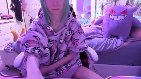 Snapshot of greeneyedlovexo chatting on October 22, 2:06 pm GreenEyedLovexo online show from October 22, 2:06 pm