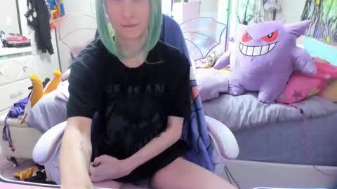 Snapshot of greeneyedlovexo chatting on October 26, 9:21 pm GreenEyedLovexo online show from October 26, 9:21 pm