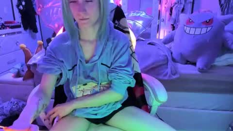 Snapshot of greeneyedlovexo chatting on November 24, 4:01 am GreenEyedLovexo online show from November 24, 4:01 am