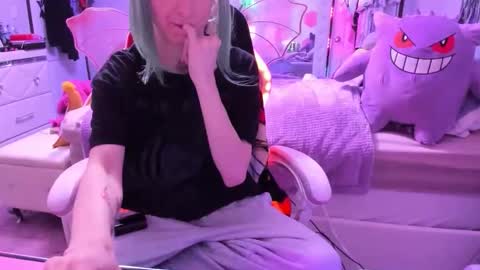 Snapshot of greeneyedlovexo chatting on November 28, 2:42 pm GreenEyedLovexo online show from November 28, 2:42 pm