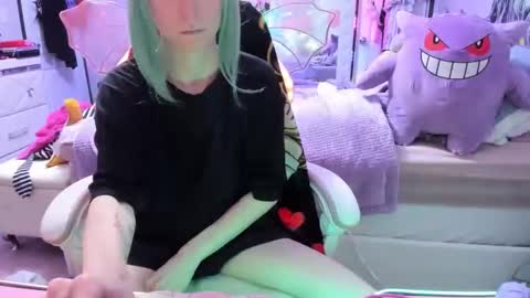 Snapshot of greeneyedlovexo chatting on November 29, 2:58 am GreenEyedLovexo online show from November 29, 2:58 am