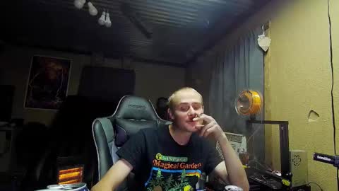 Greenlungs8195 online show from October 11, 6:34 am