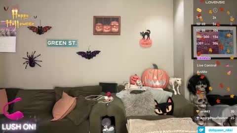 SexQueen Nikki online show from September 27, 4:06 am