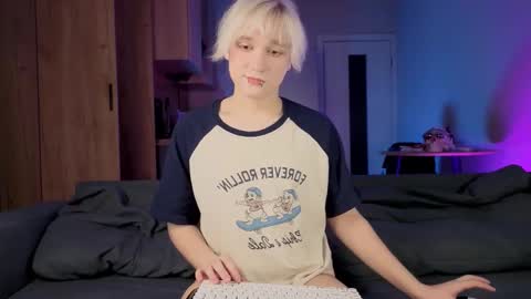 Snapshot of gregory_byyrd chatting on November 23, 7:24 pm Greg-independent model online show from November 23, 7:24 pm