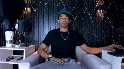 Snapshot of gregory_sforza chatting on October 8, 11:41 am GregorySforza online show from October 8, 11:41 am