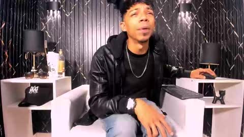 Snapshot of gregory_sforza chatting on October 16, 12:39 pm GregorySforza online show from October 16, 12:39 pm