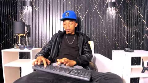 Snapshot of gregory_sforza chatting on October 21, 11:44 am GregorySforza online show from October 21, 11:44 am