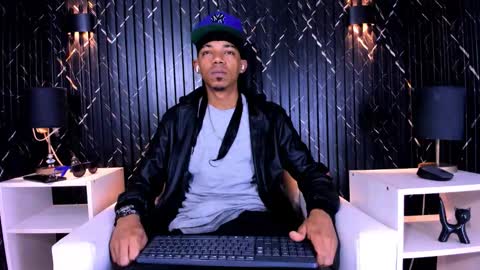 Snapshot of gregory_sforza chatting on October 23, 12:15 pm GregorySforza online show from October 23, 12:15 pm