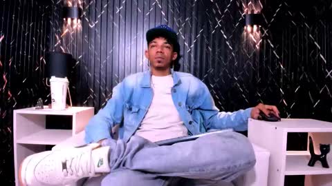 Snapshot of gregory_sforza chatting on October 28, 12:19 pm GregorySforza online show from October 28, 12:19 pm