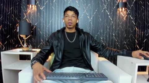 Snapshot of gregory_sforza chatting on November 7, 12:05 pm GregorySforza online show from November 7, 12:05 pm