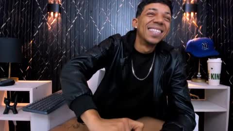 Snapshot of gregory_sforza chatting on November 22, 2:27 pm GregorySforza online show from November 22, 2:27 pm