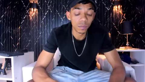 Snapshot of gregory_sforza chatting on November 26, 6:53 pm GregorySforza online show from November 26, 6:53 pm