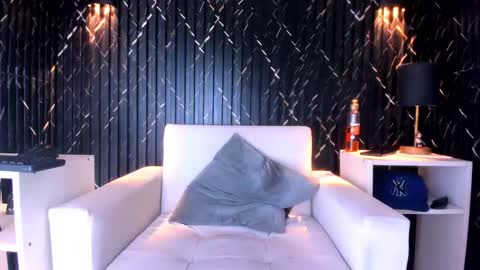 Snapshot of gregory_sforza chatting on November 28, 12:24 am GregorySforza online show from November 28, 12:24 am