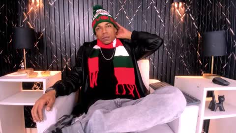 Snapshot of gregory_sforza chatting on December 4, 7:00 pm GregorySforza online show from December 4, 7:00 pm