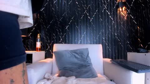 Snapshot of gregory_sforza chatting on December 13, 7:53 pm GregorySforza online show from December 13, 7:53 pm