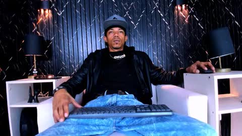 Snapshot of gregory_sforza chatting on January 13, 7:41 pm GregorySforza online show from January 13, 7:41 pm