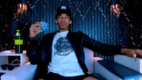 Snapshot of gregory_sforza chatting on January 16, 8:46 pm GregorySforza online show from January 16, 8:46 pm